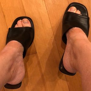 Etienne Aigner Black ladies slides in sz 10